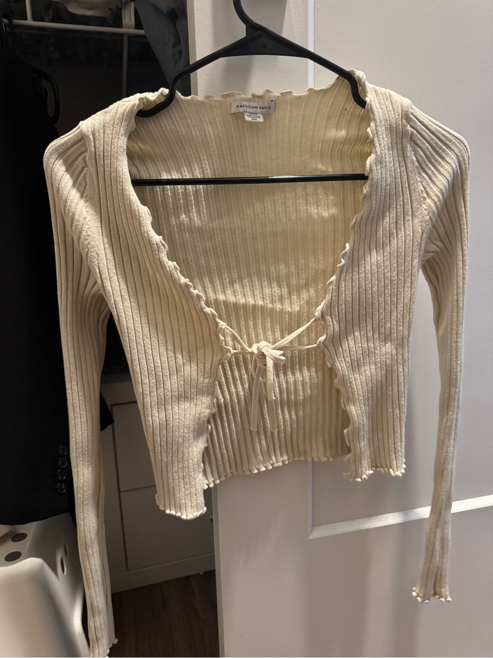 American Eagle Cream Ribbed Lettuce-Edge Crop Top